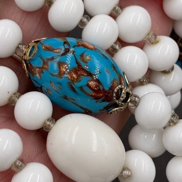 Long Vintage Trifari Venetian and Milk Glass Necklace - Picture 7 of 8
